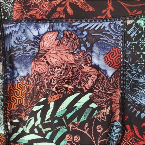 Lululemon Speed Up Tight *Full-On Luxtreme 28"
Zen Clash Multi - Picture 9 of 14